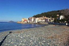 Xtrallusion photo gallery of Italy. Photos, pictures, images and photographs of the Italian Rivieras, the Italian Lakes, the Italian Alps, the Cinque Terre, the Amalfi coast and some of the most beautiful corners of Italy. Plus photos of Italian cities such as Pisa, Milan, Genoa and Rome.